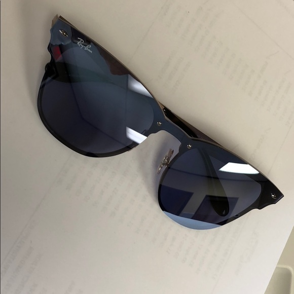 Ray-Ban Sunglasses - Picture 6 of 6